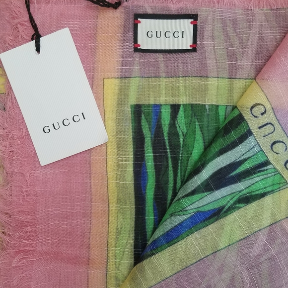 New Women's "GUCCI" Scarf - Picture 5 of 6